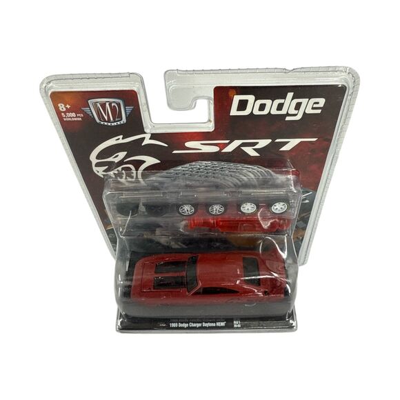 1969 Dodge Charge Daytona Hemi Model Car M2 Machines #34002 - Picture 4 of 8